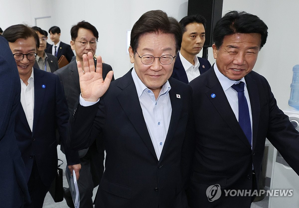 부산 타운홀 미팅 마친 이재명 대통령