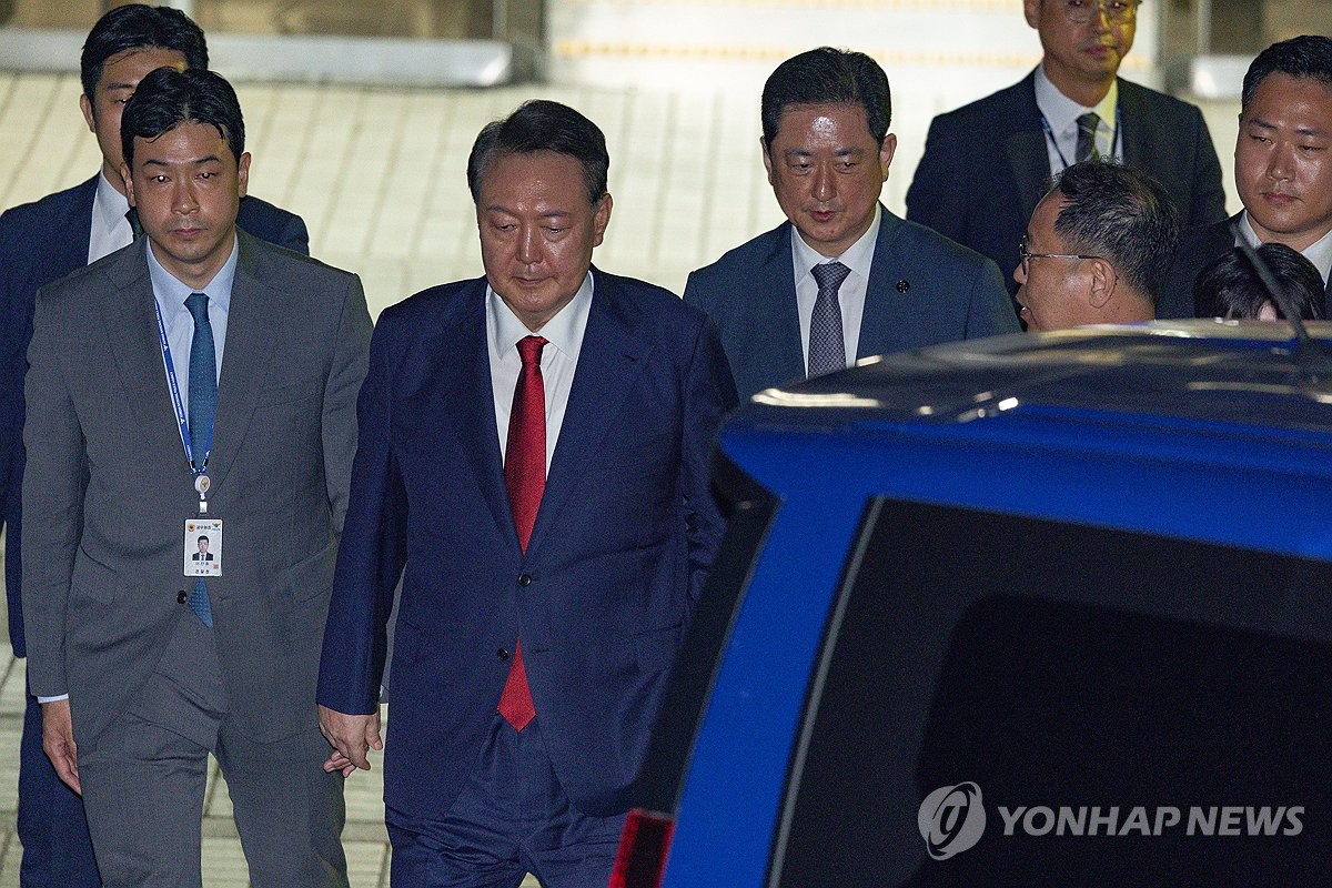 법원 떠나는 윤석열 전 대통령
