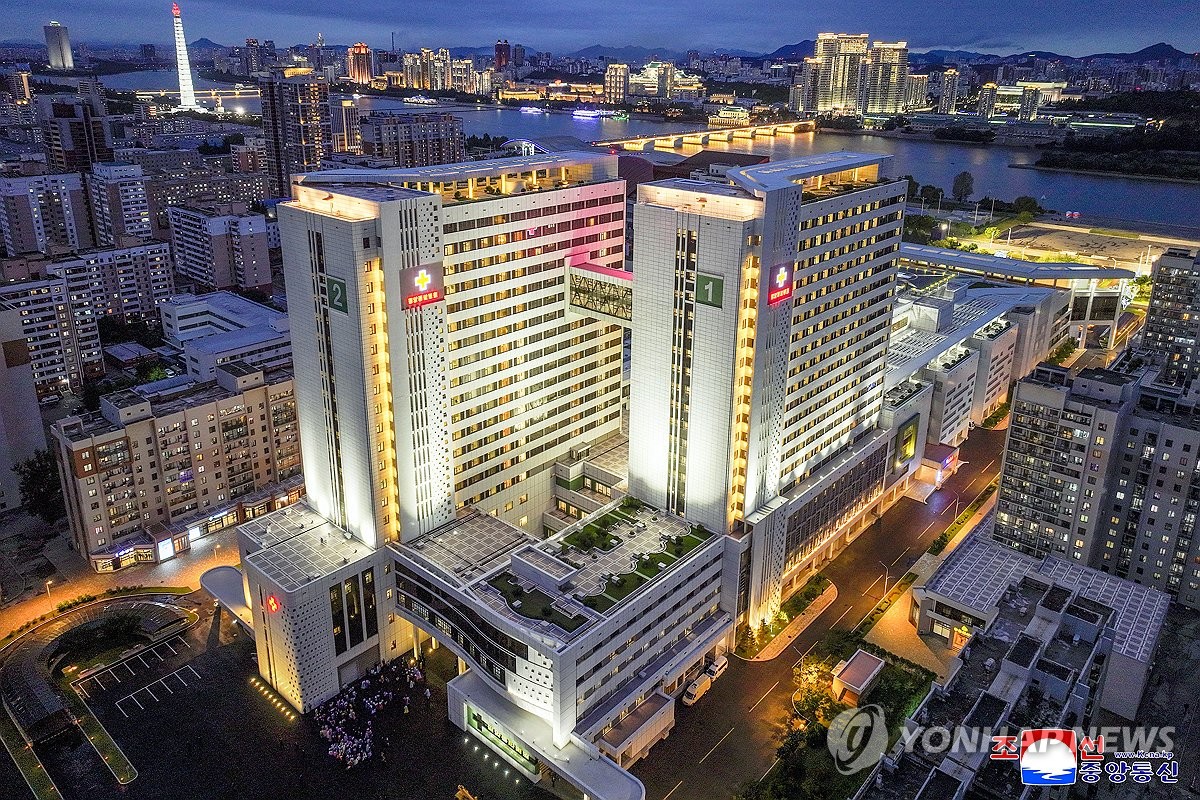 '세계 일류급'이라더니…평양종합병원, 최고 장비가 '구형 CT'?