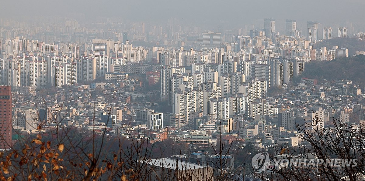 서울 남산에서 바라본 아파트 밀집 지역