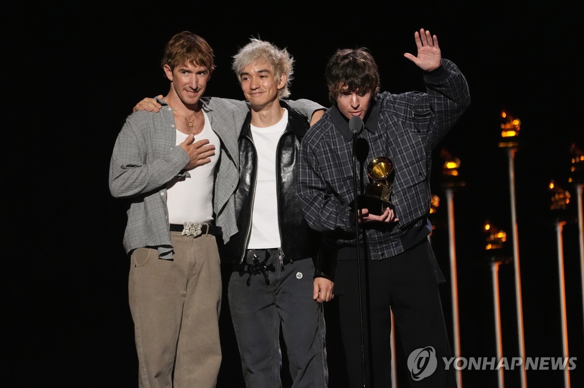 'ICE 아웃' 배지 달고 그래미 시상식에 오른 턴스타일 멤버