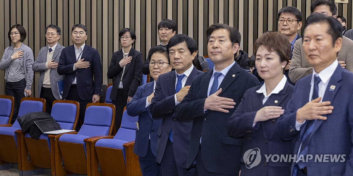 민주당 정책의총 참석한 검찰개혁추진단 관계자들