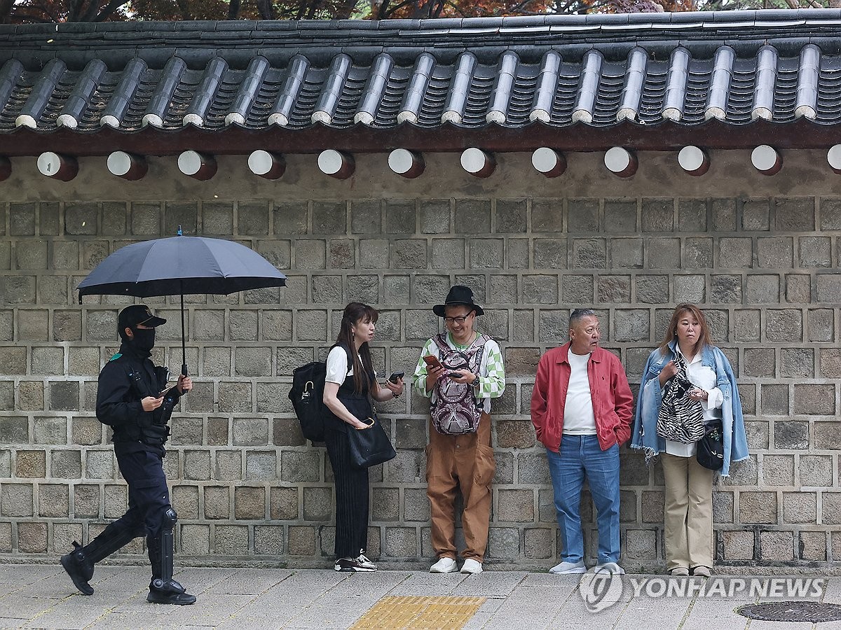 처마 아래 멈춤