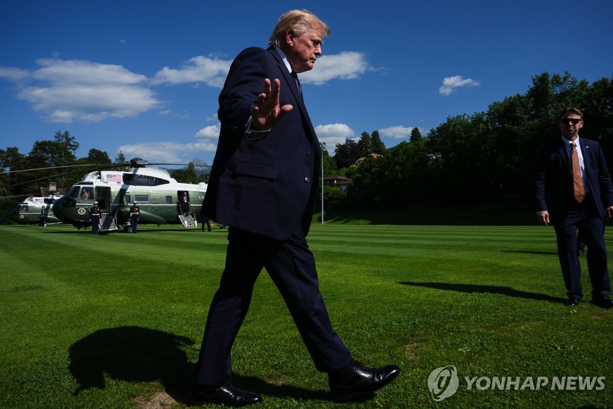 트럼프 대통령, G7 정상회의 위해 에비앙 도착