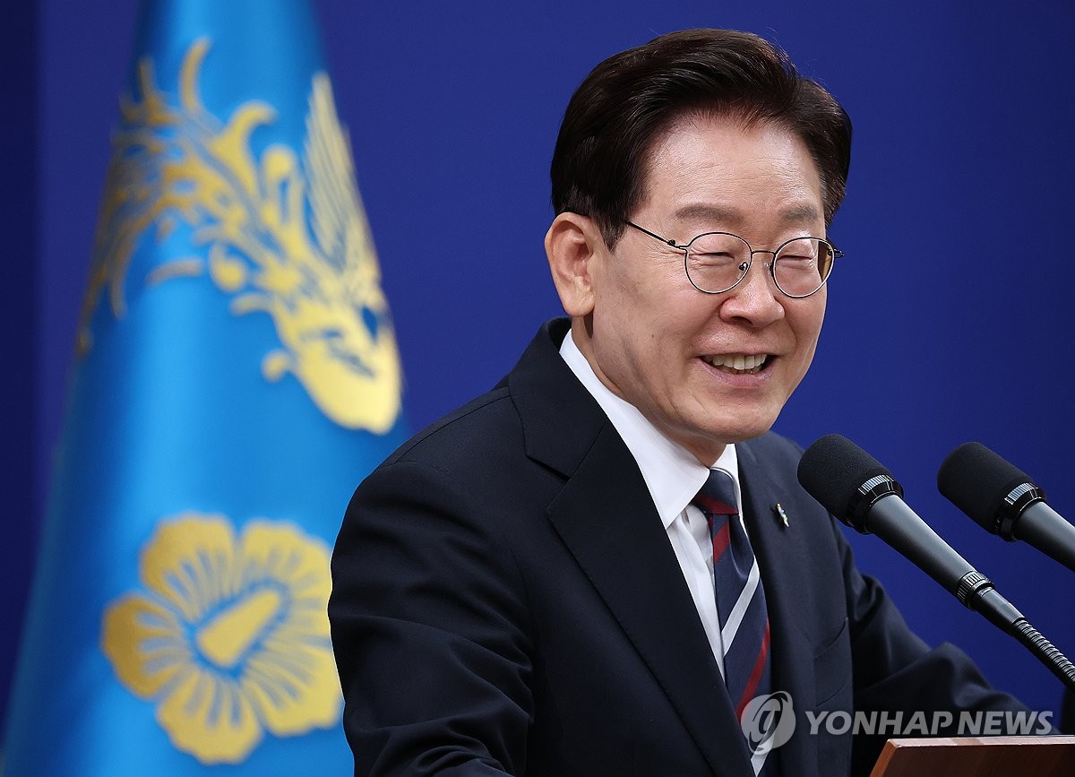 답변하는 이재명 대통령